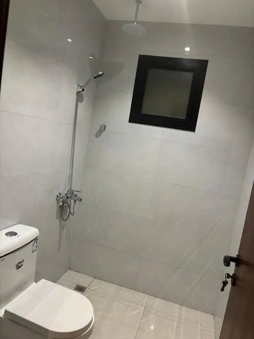 شقة جديدة ونظيفة غرفة وصالة هادئة ومريحة بحي المروة 8دقايق من المطار Jeddah Apartment